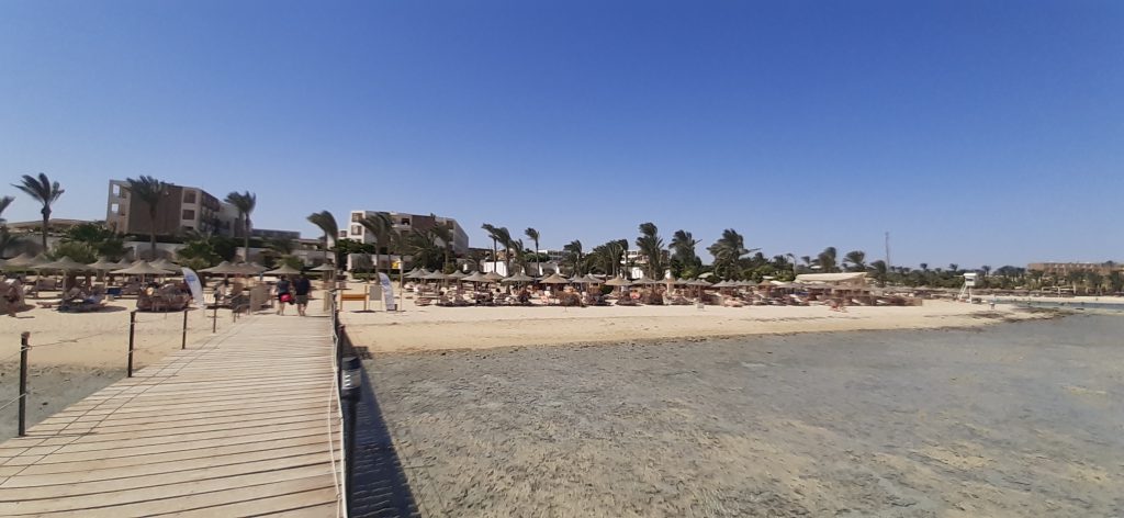 Ik ben op vakantie geweest in Egypte ! Hotel Royal Brayka - Uitzicht vanaf de pier.