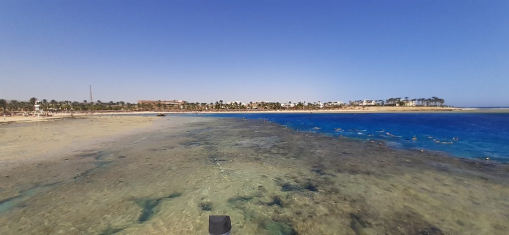 Ik ben op vakantie geweest in Egypte ! Hotel Royal Brayka - Uitzicht vanaf de pier.