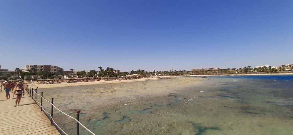 Ik ben op vakantie geweest in Egypte ! Hotel Royal Brayka - Uitzicht vanaf de pier.