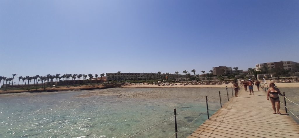 Ik ben op vakantie geweest in Egypte ! Hotel Royal Brayka - Uitzicht vanaf de pier.